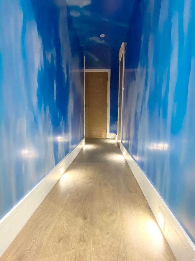 Cloud9 Guest House - By Coastline Retreats - 2 Bedroom Self Contained Garden Flat - Luxury Bath, Netflix, Superfast Wifi, Parking Included Bournemouth Kültér fotó